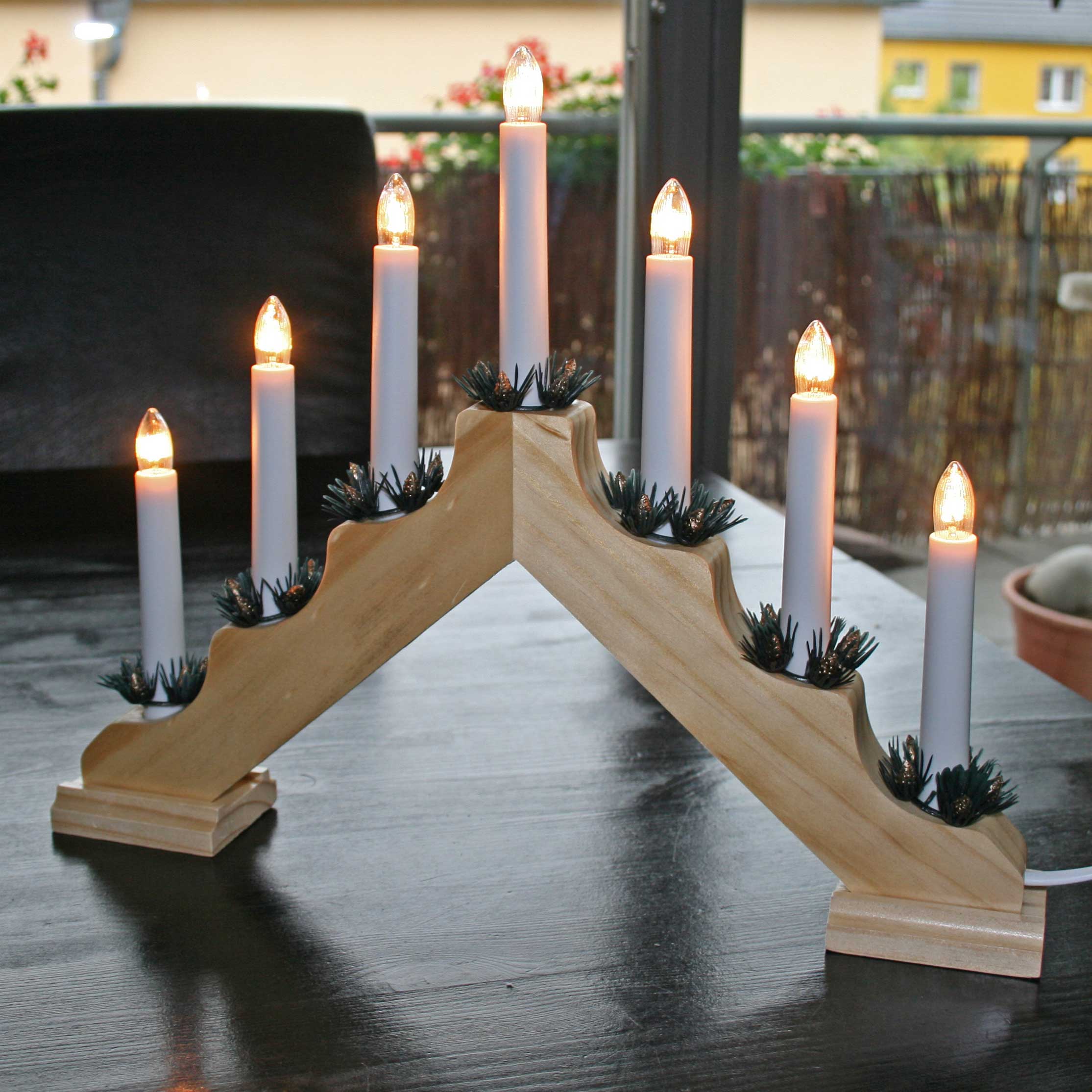 Holz Fenster Leuchter Schwibbogen Lichterbogen / Farbe: natur mit Tannen-Manchetten (verschiedene Modelle und Farben wählbar) Holz Fenster Leuchter Schwibbogen Lichterbogen / Farbe: natur mit Tannen-Manchetten (verschiedene Modelle und Farben wählbar)