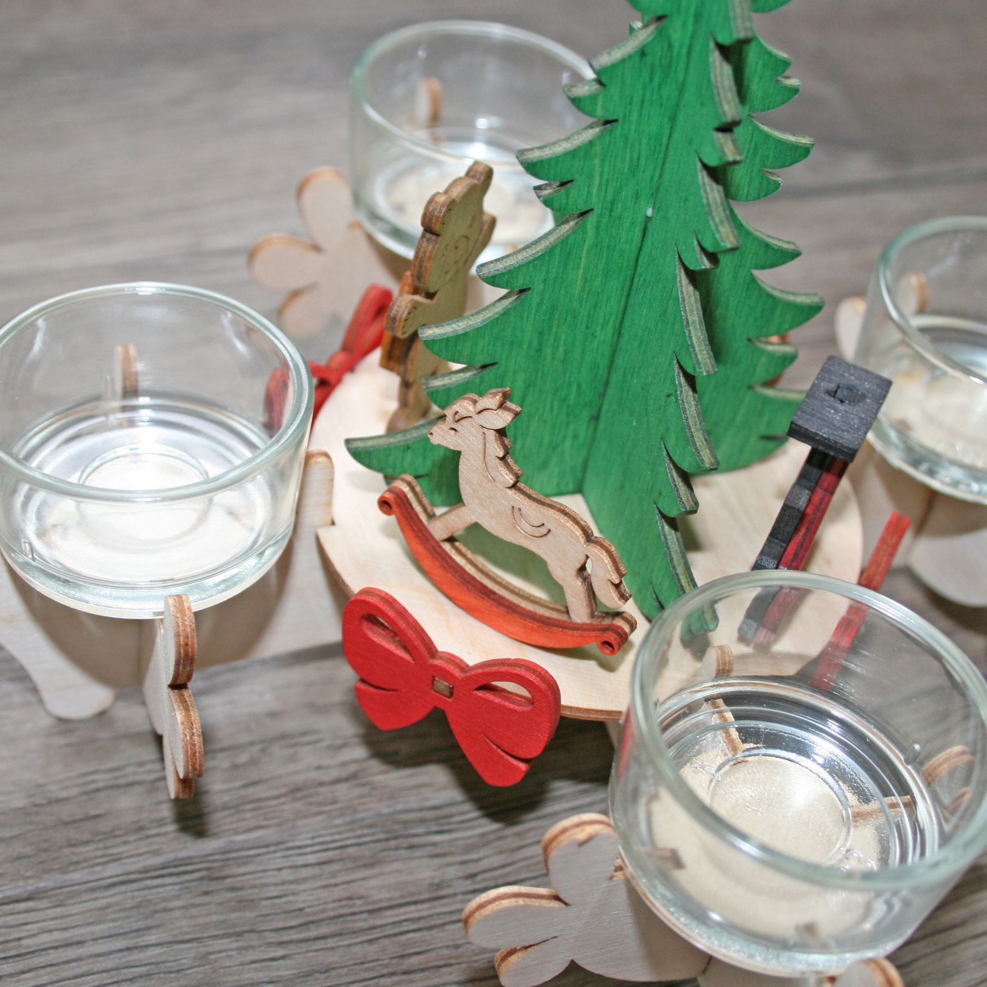Baker Ross FX295 Lebkuchenhaus Holzbastelset – 2 Stück, Blanko Zum Bemalen & Stecken, Weihnachtsbasteln Für Kinder Ab 6